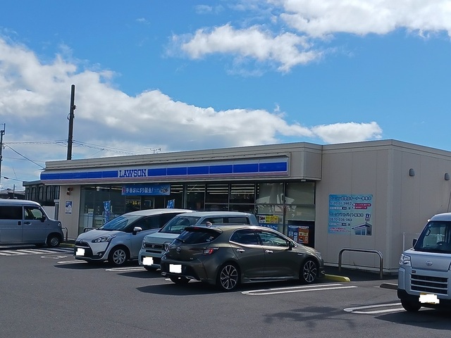 コンビニ　ローソン鹿児島川上店（コンビニ）まで800m