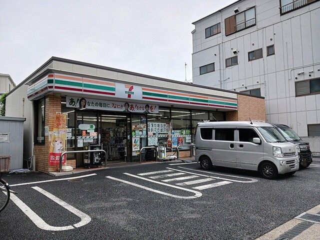 コンビニ　セブンイレブン（コンビニ）まで492m