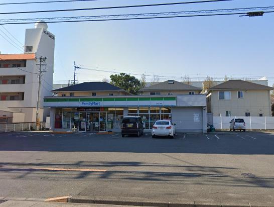 コンビニ　ファミリーマート住吉三丁目店（コンビニ）まで495m
