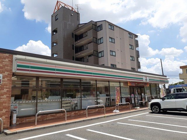 コンビニ　セブンイレブン春日井高山店（コンビニ）まで302m