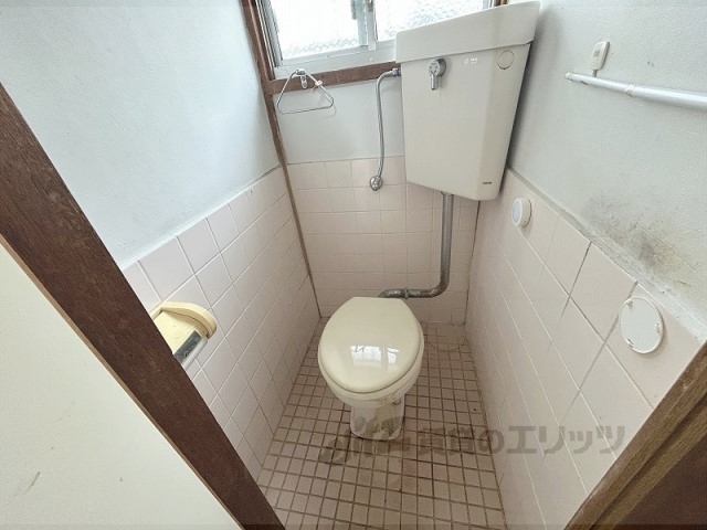 近鉄京都線 十条駅 徒歩12分 2階建 築57年のトイレ写真