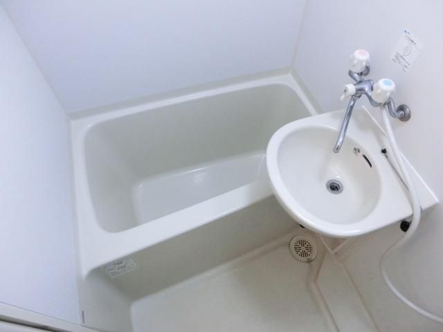 バス・シャワールーム　浴室乾燥機付きのバスルーム