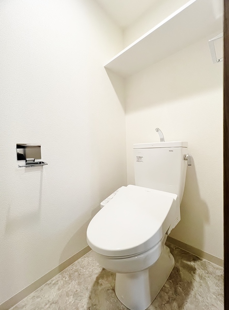 ＪＲ東海道本線 新大阪駅 徒歩8分 9階建 築1年のトイレ写真