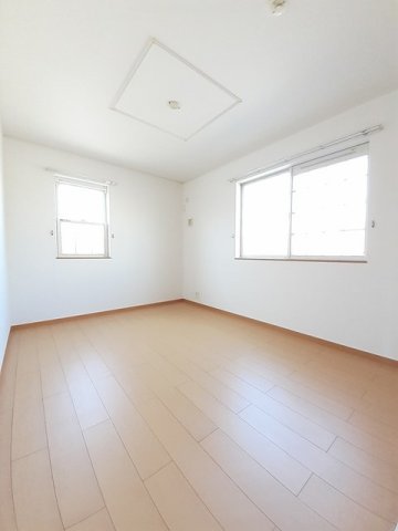 その他部屋・スペース　明るい色調の室内です