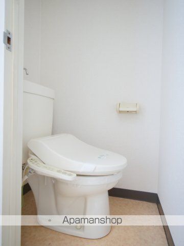 岡山市中区 4階建 築38年のトイレ写真
