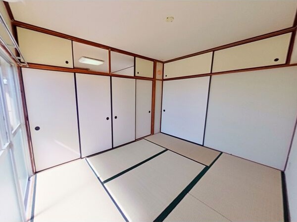 居室・リビング　※写真は同じマンションの違う部屋のものになります。