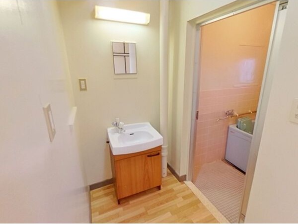 洗面設備　※写真は同じマンションの違う部屋のものになります。