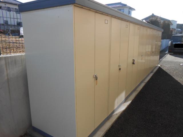その他設備　各戸個別の屋外物置完備（冬用タイヤ等収納可能）