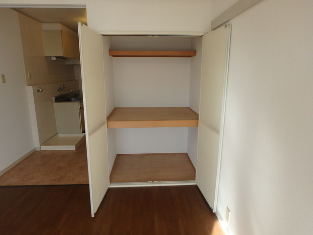 収納　同物件別部屋写真（実際は現況を優先いたします）
