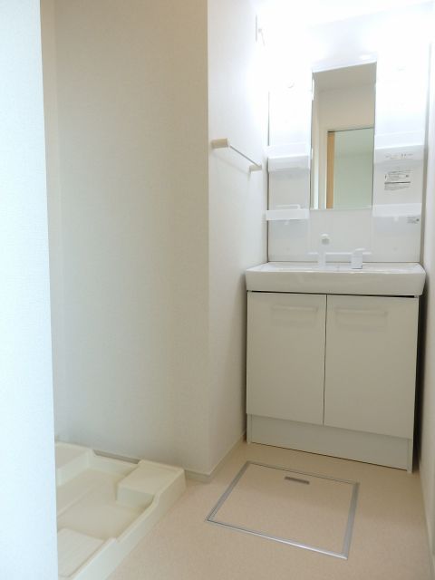 ＪＲ可部線 七軒茶屋駅 徒歩15分 3階建 築11年の内装写真