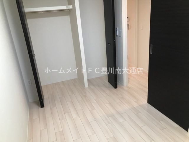 ＪＲ東海道本線 豊橋駅 バス乗車時間：19分 最寄りバス停で下車 徒歩6分 3階建 築5年の内装写真