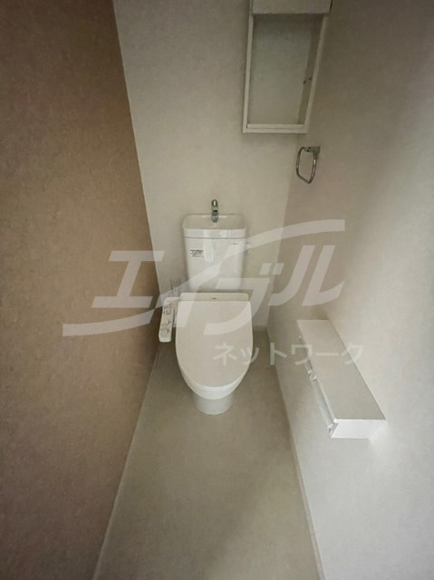 ＪＲ東海道本線 千里丘駅 徒歩11分 3階建 築5年のトイレ写真