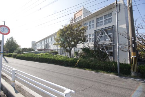 小学校　遠賀町立島門小学校（小学校）まで1751m