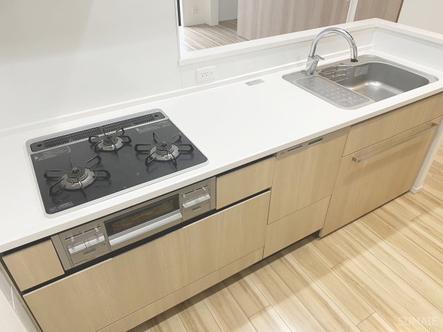 キッチン　グリル付き3口コンロです！