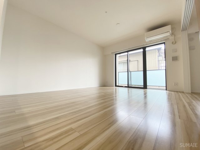 居室・リビング　落ち着いた内装のお部屋です！