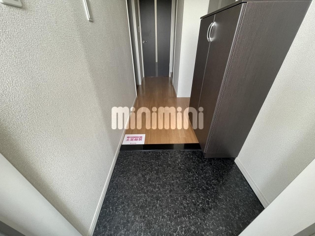 玄関　下駄箱つき