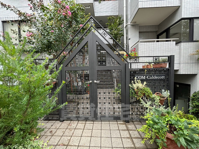com・Caldecottの外観写真