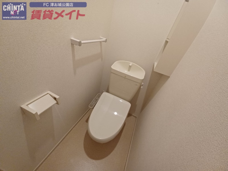 トイレ　同型反転参考写真です