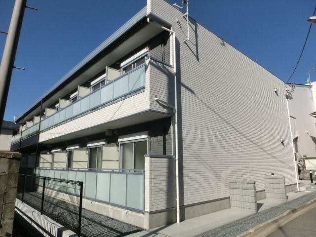 建物外観　２０１４年１２月築のアパートです。