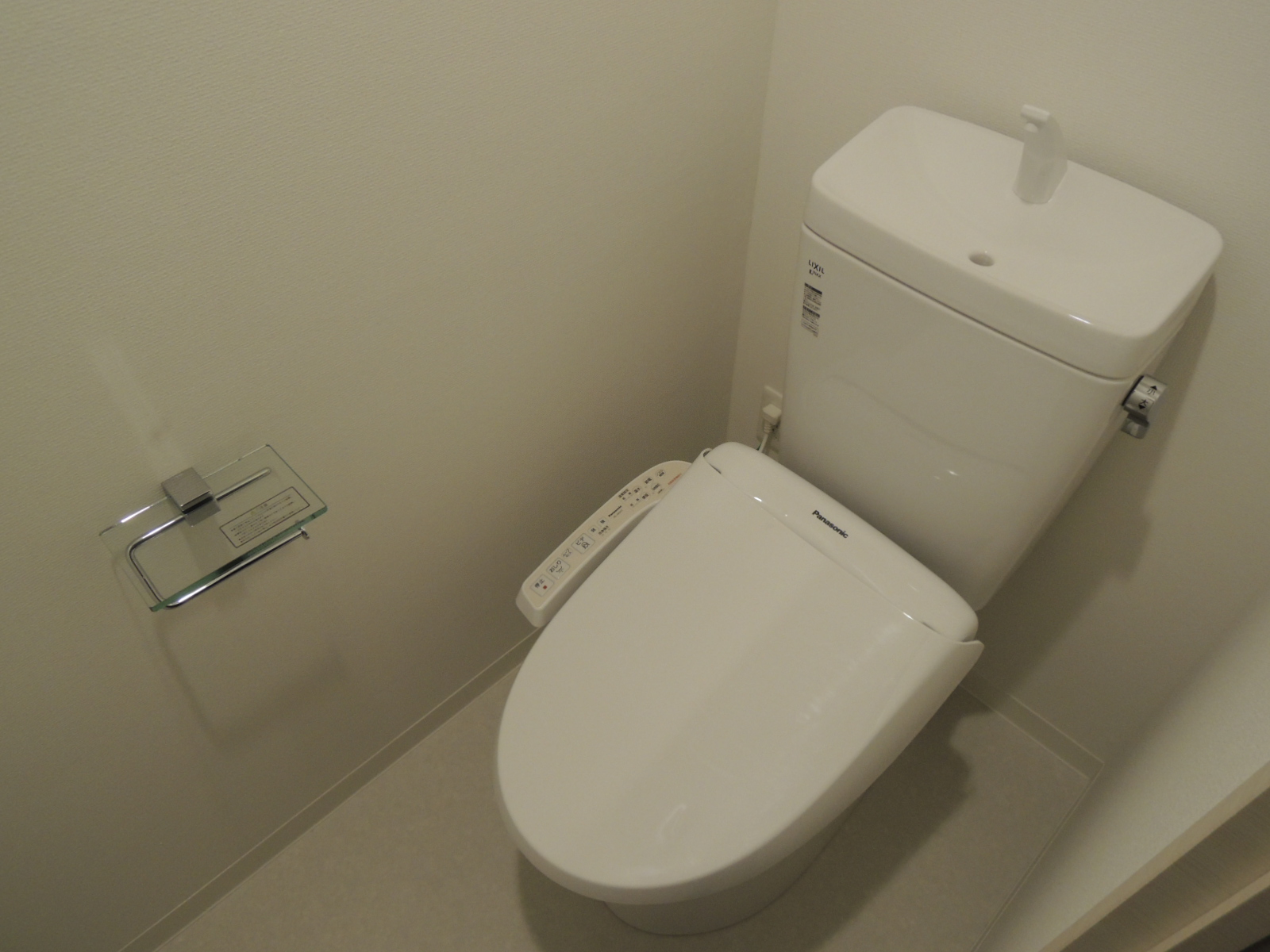 Cracia新横浜のトイレ写真