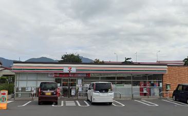 コンビニ　セブンイレブン秦野平沢北店（コンビニ）まで502m