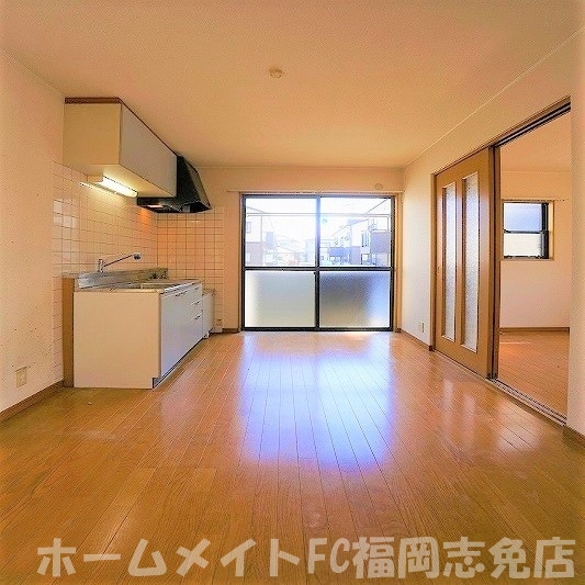 ＪＲ香椎線 酒殿駅 2階建 築26年の居間写真