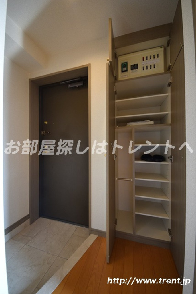 ＪＲ総武線 飯田橋駅 徒歩6分 12階建 築25年の玄関写真