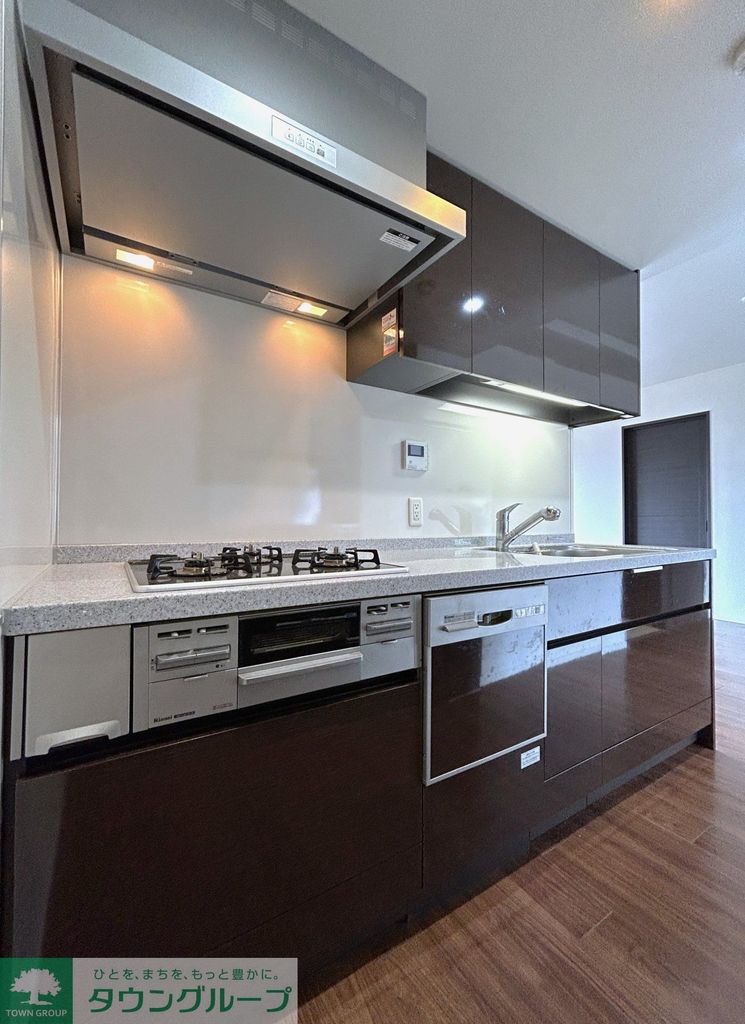 キッチン　システムキッチン：食洗器、３口ガスコンロ、浄水器等（クリー…