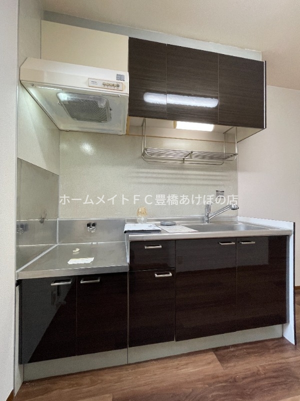 ＪＲ飯田線 豊川駅 バス乗車時間：9分 最寄りバス停で下車 徒歩9分 2階建 築28年のキッチン写真