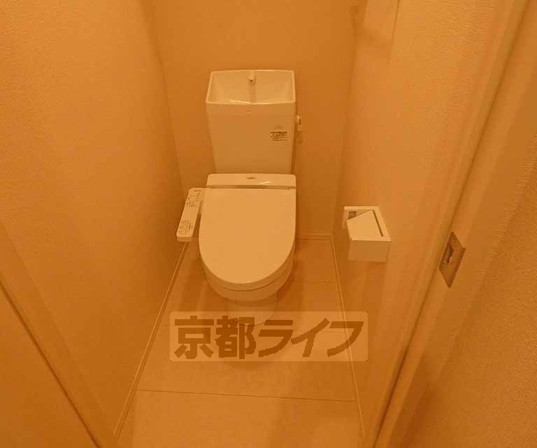 トイレ　ウォシュレット付きです。