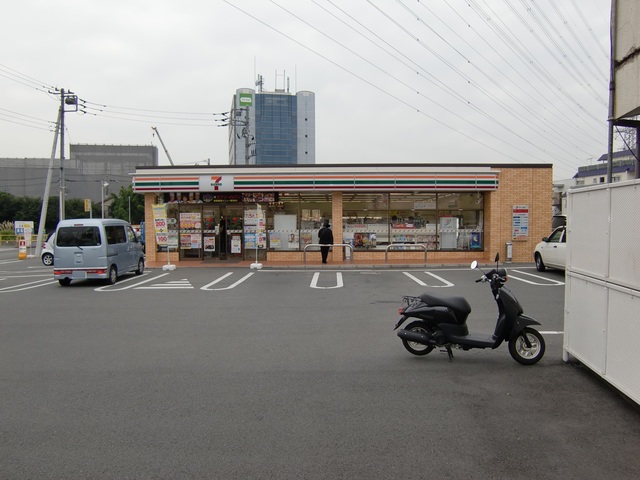 コンビニ　セブンイレブン八王子高倉町店（コンビニ）まで299m