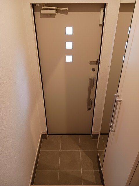 玄関　収納もある玄関です