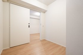その他部屋・スペース　落ち着いた色調の洋室です