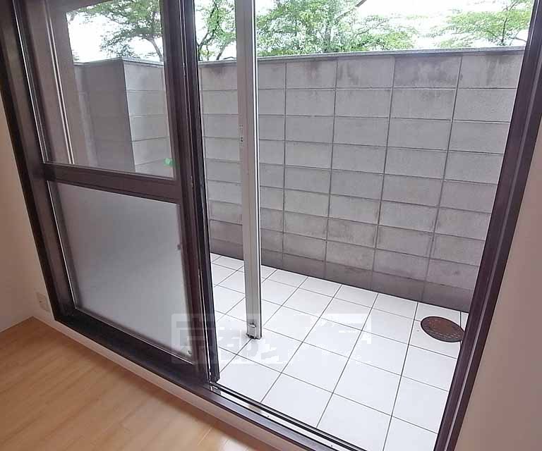 バルコニー　広いスペースをとっていますので、光も入ります。