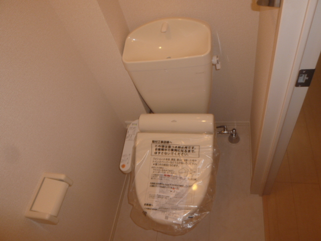 東武東上線 志木駅 徒歩10分 2階建 築15年のトイレ写真
