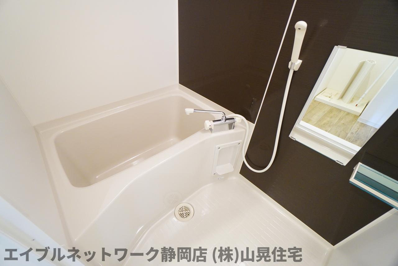 バス・シャワールーム　日々の疲れを癒すお風呂付です