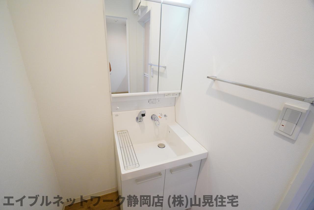 洗面設備　忙しい朝には欠かせない洗面所です