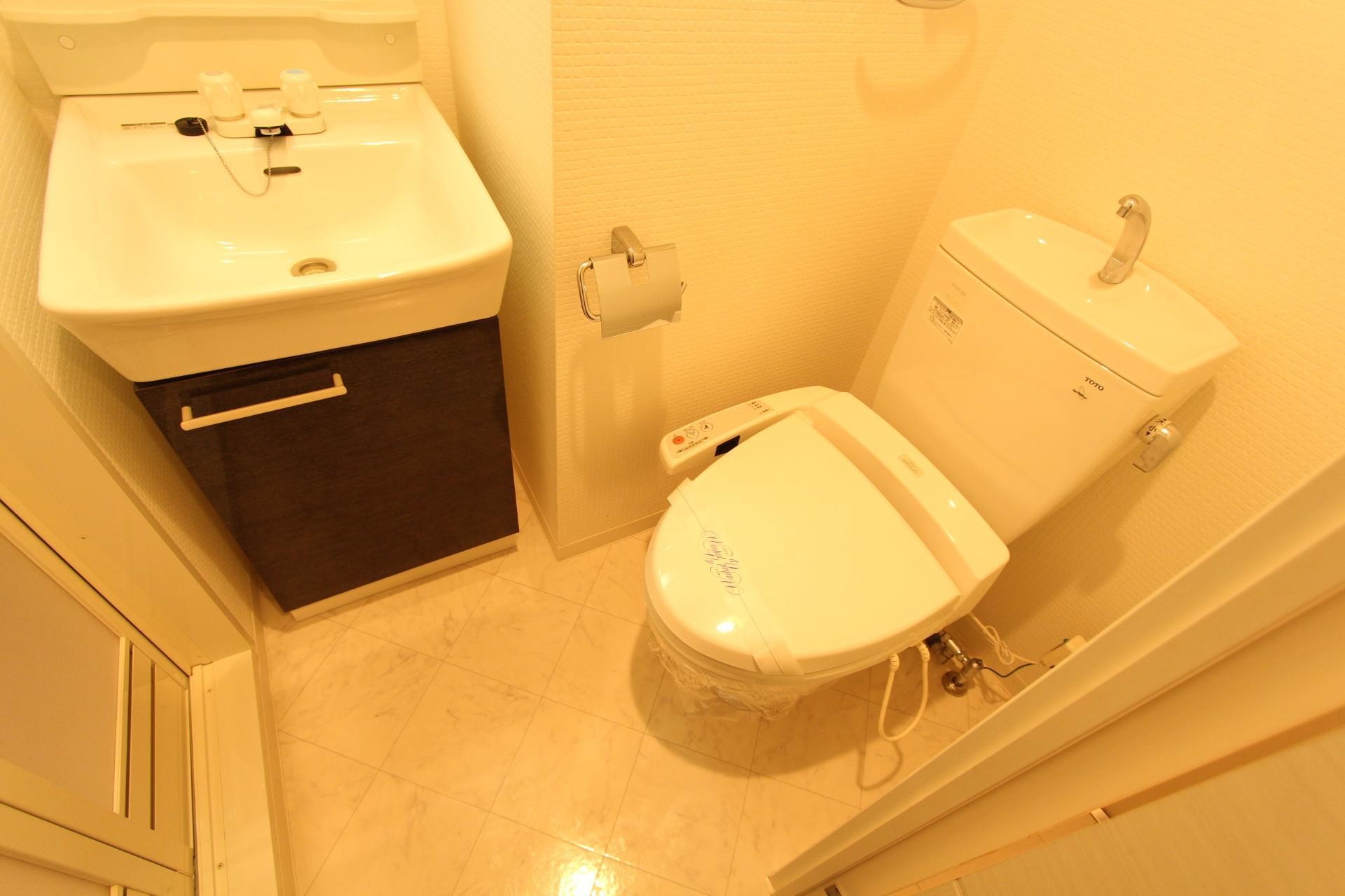 トイレ　同タイプの別部屋写真です。現況優先となります。
