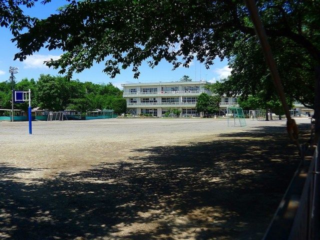 小学校　太田市立世良田小学校（小学校）まで600m