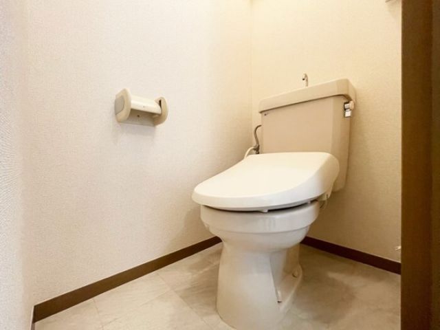 ＪＲ外房線 土気駅 徒歩12分 2階建 築31年のトイレ写真