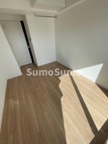 その他部屋・スペース　開放的な寝室です