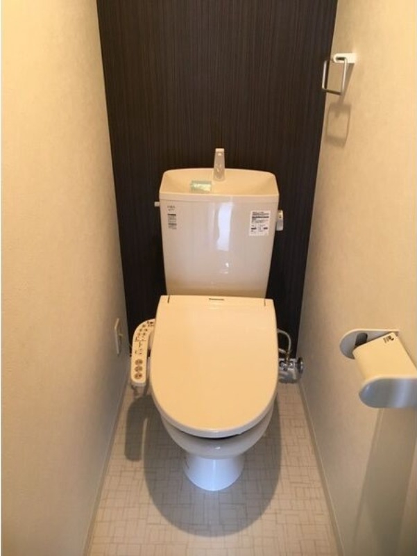 地下鉄東西線 新さっぽろ駅 徒歩6分 4階建 築9年のトイレ写真
