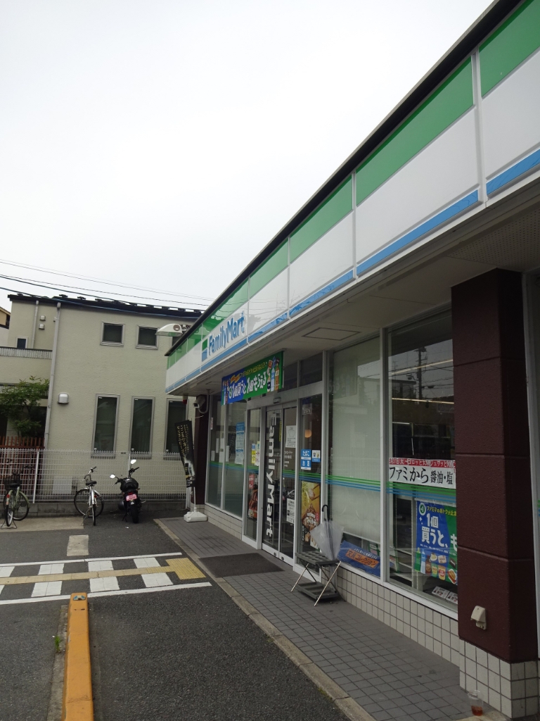 コンビニ　ファミリーマート 伏見中書島店（コンビニ）まで111m