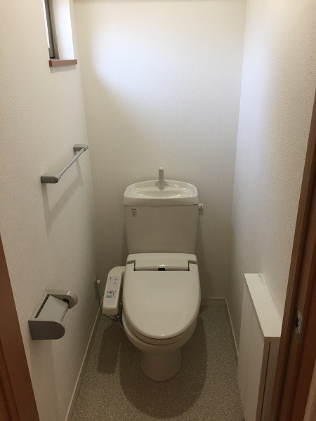 東急田園都市線 用賀駅 徒歩13分 2階建 築20年のトイレ写真