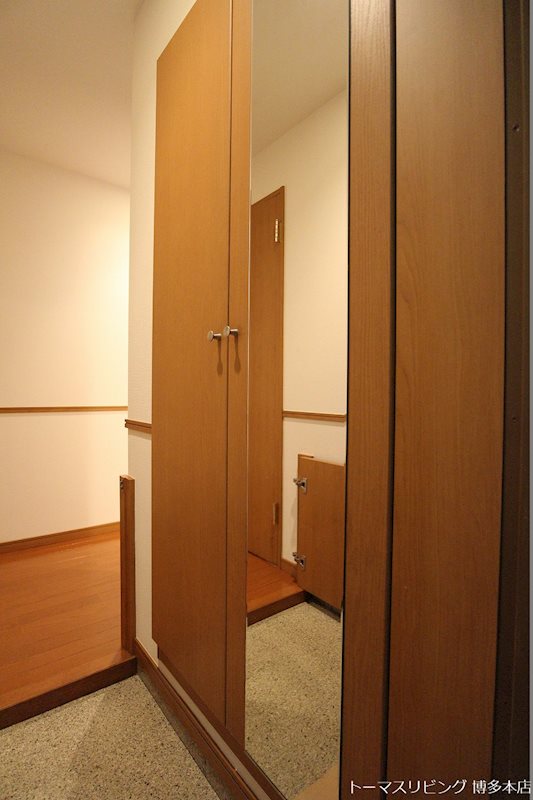 クリムゾン博多IIの玄関写真