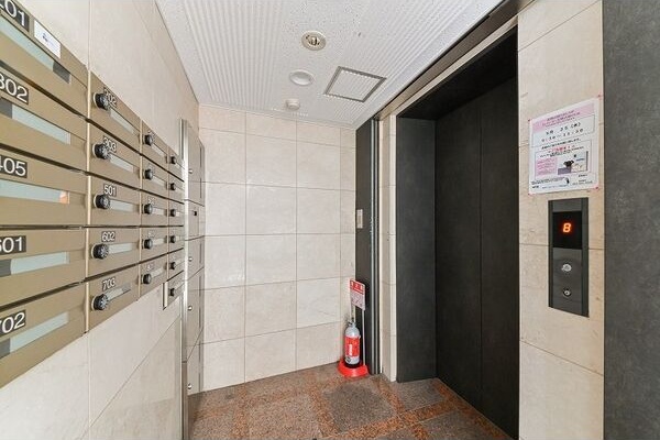 シーズンコート名駅の外観写真
