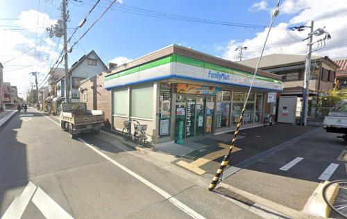 コンビニ　ファミリーマート 長田久保町店（コンビニ）まで263m