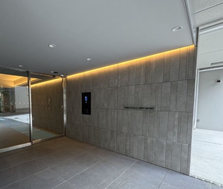 エントランス　建物の内部です