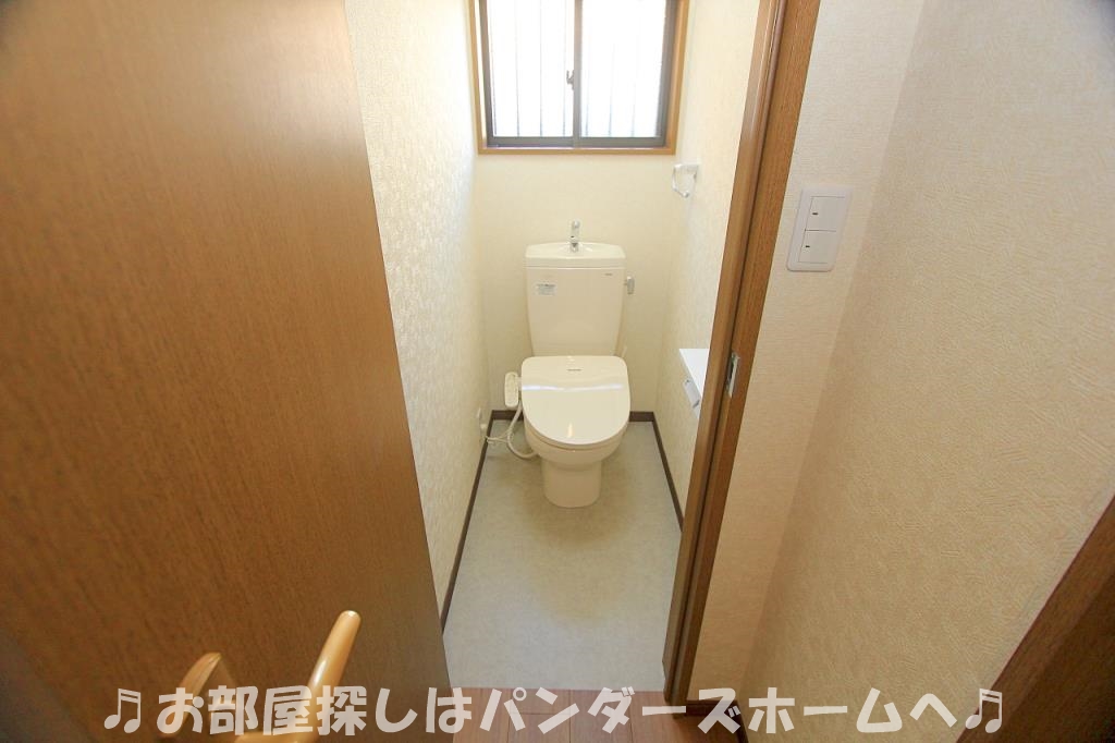 東香里新町戸建のトイレ写真