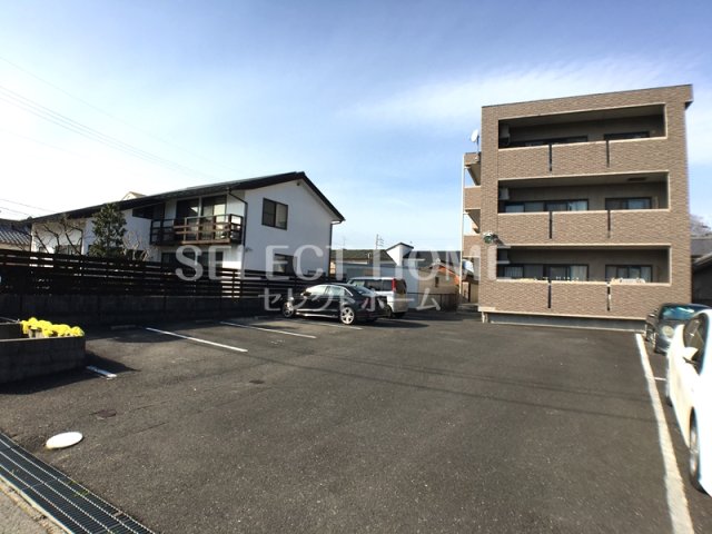 駐車場　駐車場完備です
